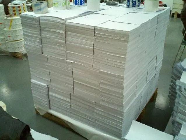 炎熱天氣不干膠材料易彎曲？是什么原因呢？