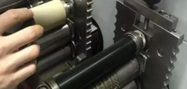 不干膠標(biāo)簽如何正確使用和保養(yǎng)模切刀具