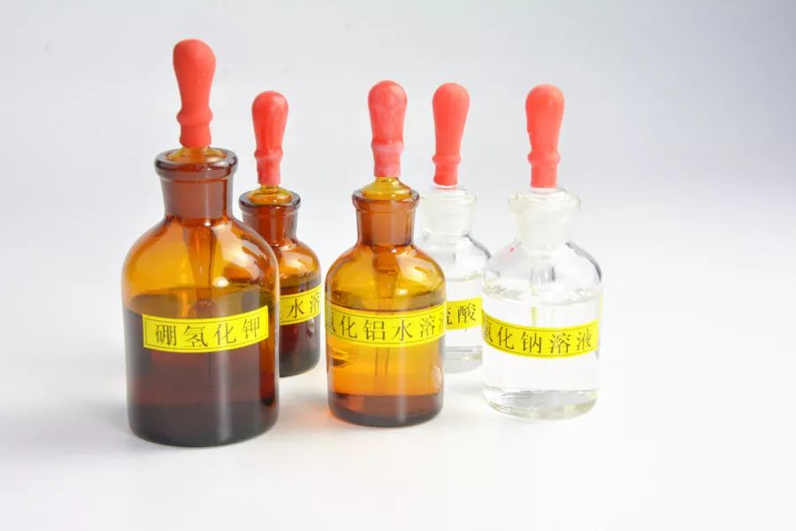 標(biāo)簽應(yīng)用無處不在，化學(xué)實(shí)驗(yàn)室不干膠標(biāo)簽的運(yùn)用