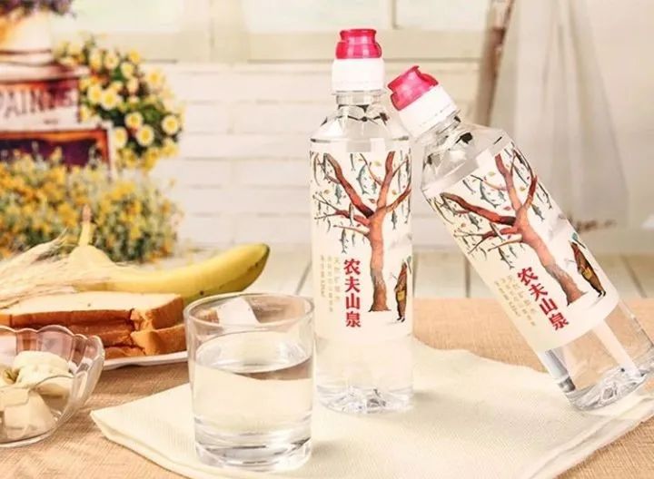 礦泉水不干膠標(biāo)簽設(shè)計佳作欣賞
