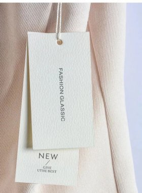 服裝吊牌對(duì)服裝業(yè)的重要性