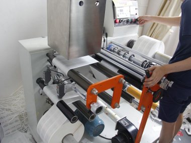 不干膠標(biāo)簽?zāi)Ｇ酗w標(biāo)故障解決方案