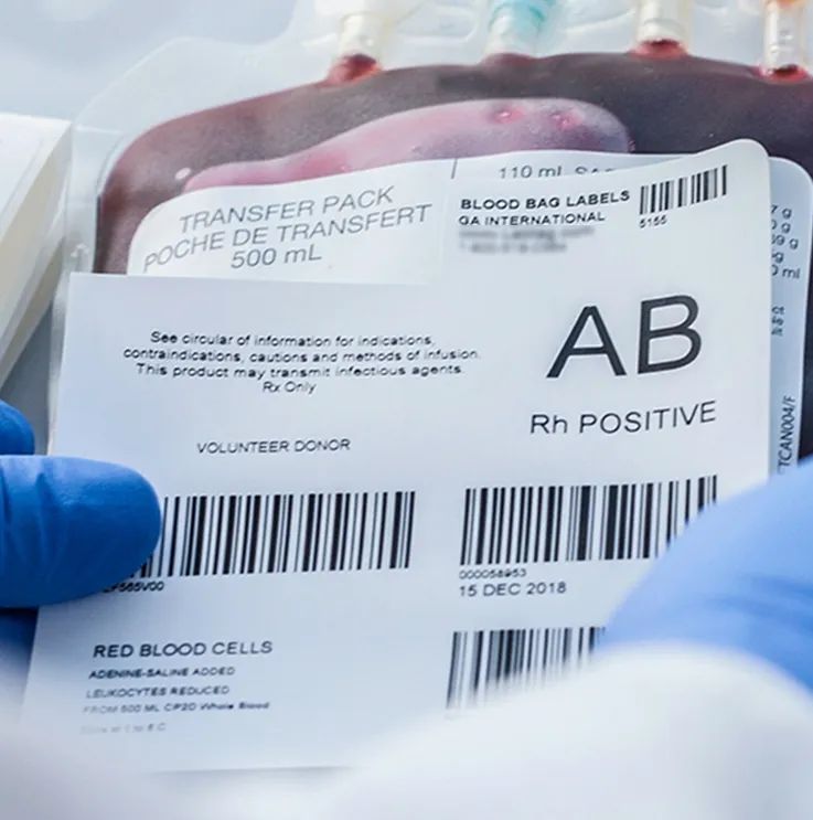 銅版紙不干膠標簽應用：卷裝標簽與商品包裝貼標場景